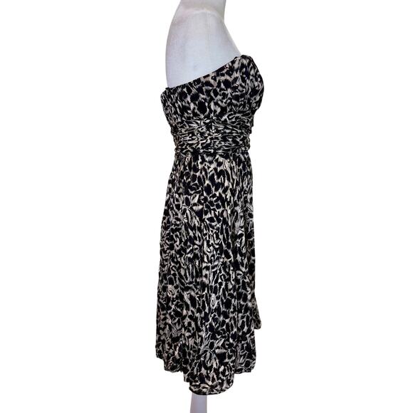 BCBGMAXAZRIA Silk Ikat Mini Dress Size 4 Black White Bubble Hem Fit & Flare - Picture 8 of 10